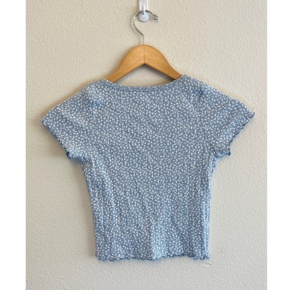 John Galt Blue Floral Button Front Cropped Zelly Top - Picture 3 of 9